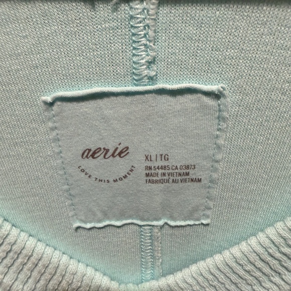 Aerie Wonder Textured V-Neck Sweater Sweatshirt - Picture 3 of 3